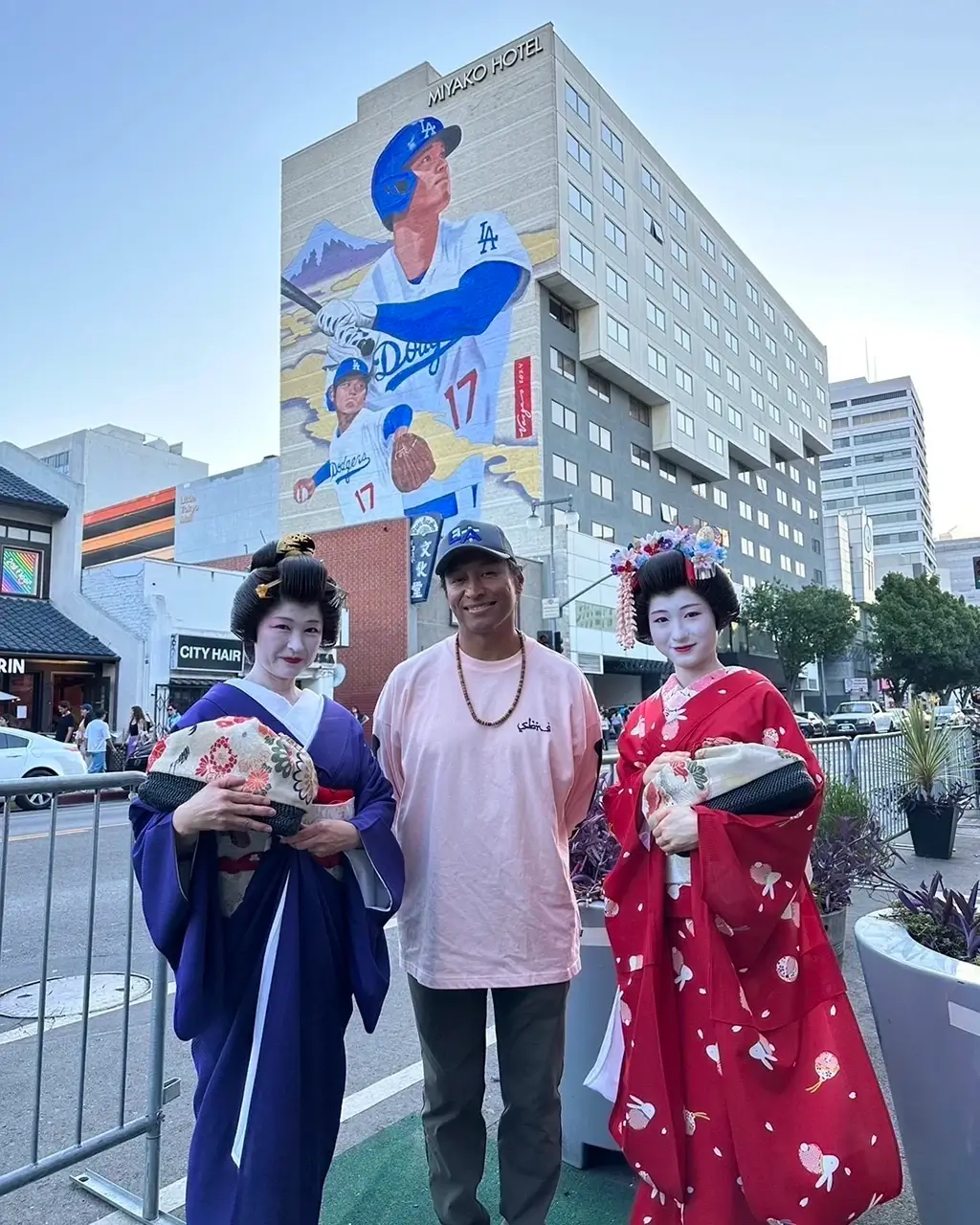 リトルトーキョーにある都ホテルに描かれた大谷翔平の壁画像